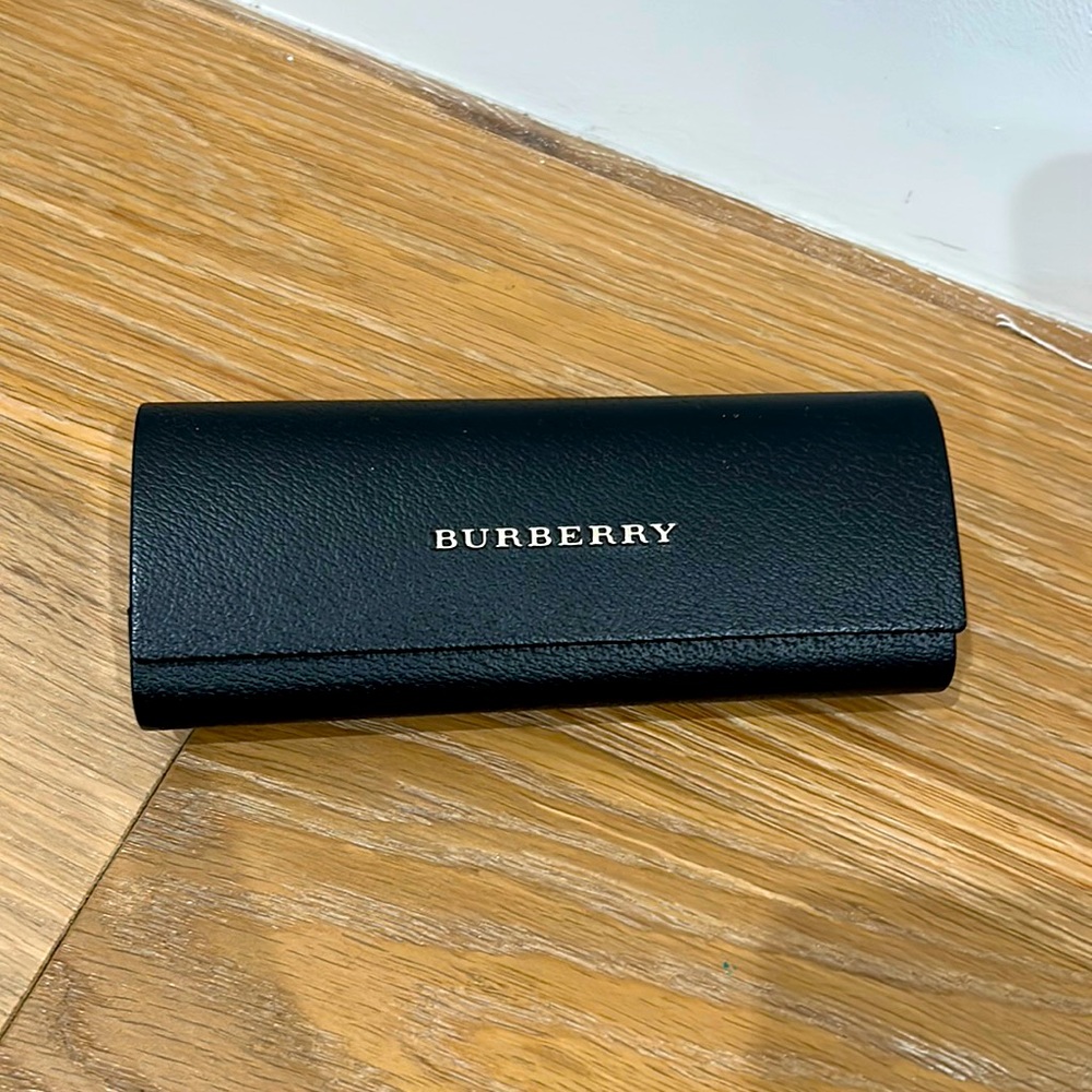 Burberry Sunglasses case-case only